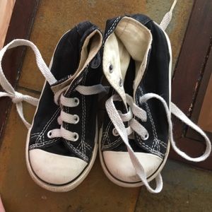 Toddler black converse